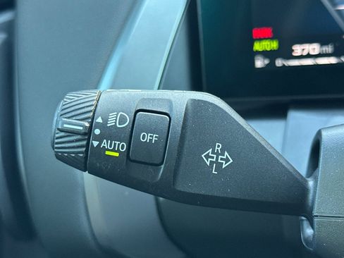 Used 2025 BMW X3 M50 w/ Premium Package image 31