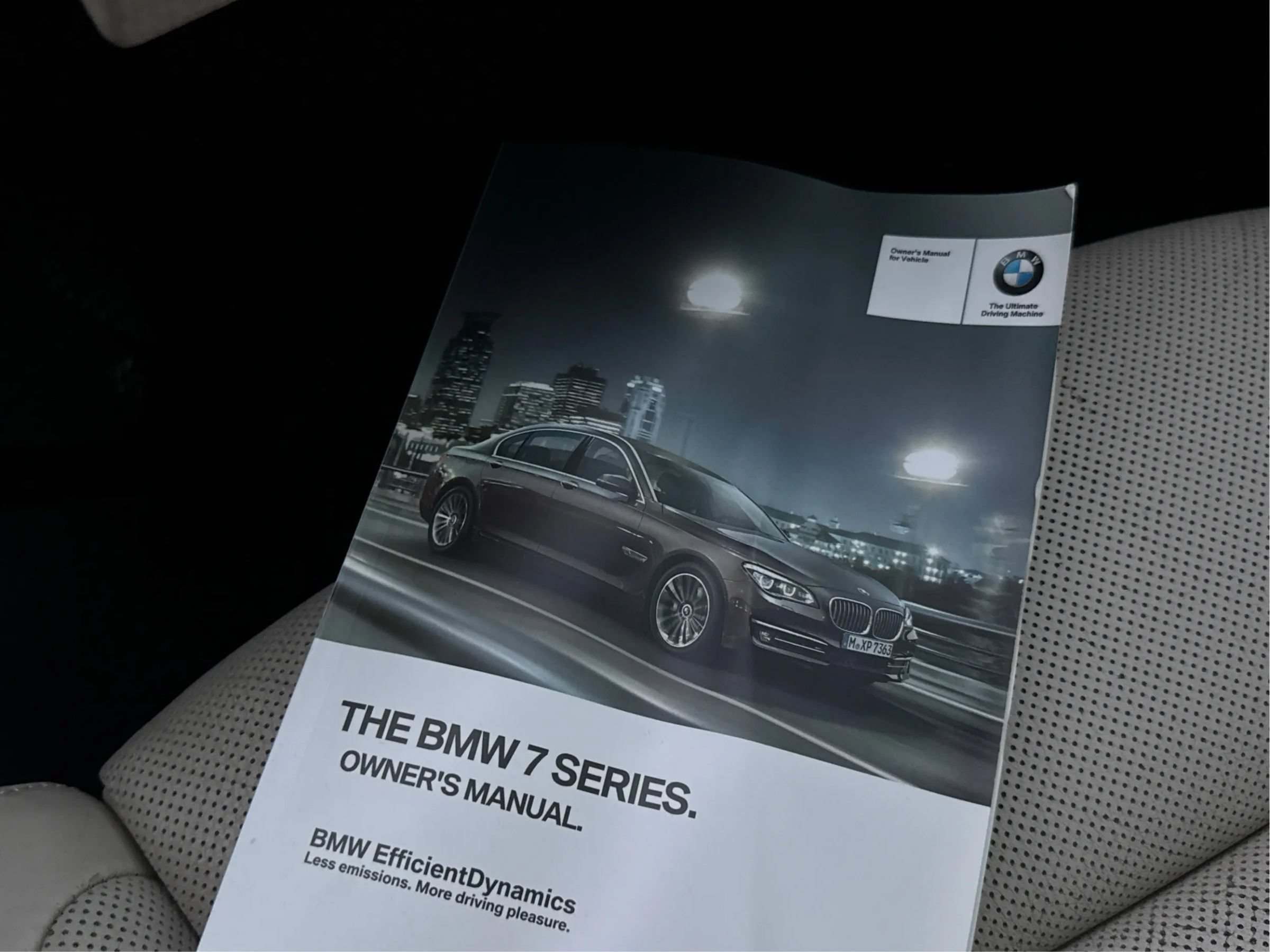 Used 2015 BMW 750Li RWD image 30