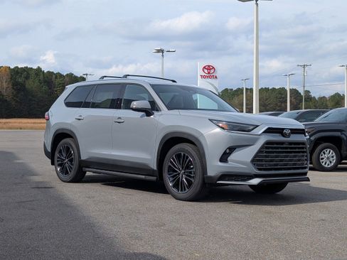 New 2026 Toyota Grand Highlander AWD Hybrid image 7
