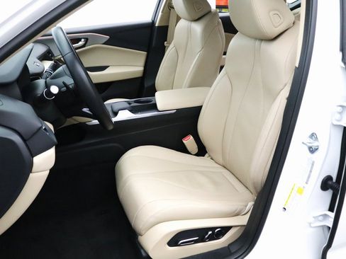 Used 2025 Acura TLX w/ Technology Package image 2