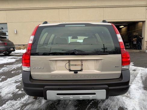 Used 2005 Volvo XC70 image 4