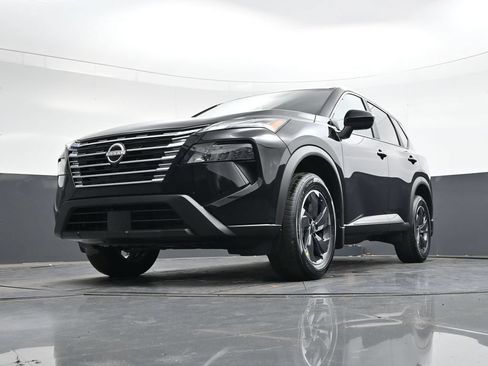 Certified 2026 Nissan Rogue SV FWD image 44
