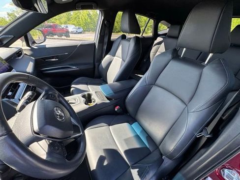 Certified 2024 Toyota Venza XLE AWD/4WD image 13