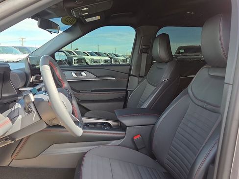Used 2025 Ford Explorer ST-Line image 24