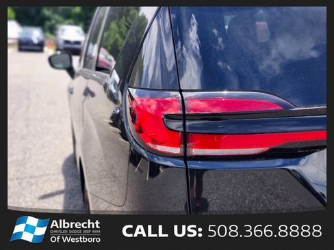 New 2026 Chrysler Pacifica Select w/ S Appearance Package AWD/4WD image 9