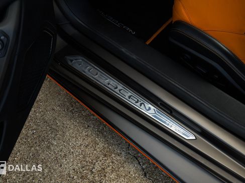 Used 2022 Lamborghini Huracan EVO RWD image 21