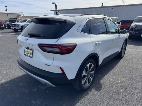 Used 2025 Ford Escape Platinum w/ Premium Technology Package image 3