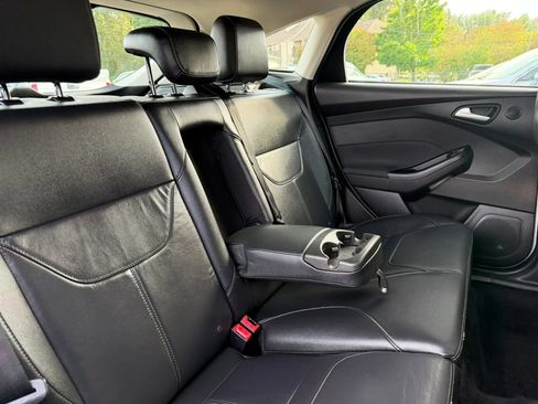 Used 2017 Ford Focus Titanium FWD image 22
