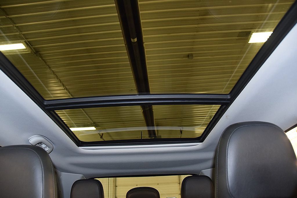 Used 2018 Jeep Compass Limited w/ Navigation Group AWD/4WD image 30