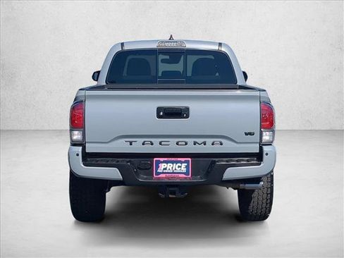Used 2020 Toyota Tacoma TRD Off-Road w/ Technology Package AWD/4WD image 7
