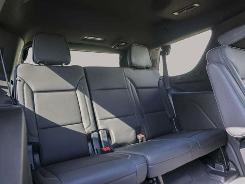 Used 2021 GMC Yukon Denali w/ Denali Premium Package image 37