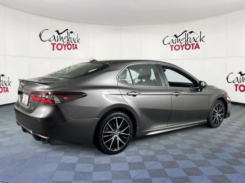 Used 2023 Toyota Camry SE image 7