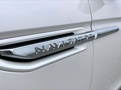 Used 2019 Lincoln Navigator Reserve AWD/4WD image 31