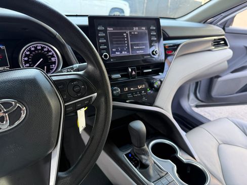 Used 2022 Toyota Camry LE image 10