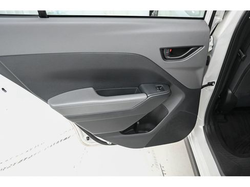 Used 2025 Subaru Crosstrek 2.0i Premium image 11