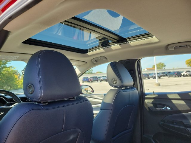Used 2022 Chevrolet Bolt EUV Premier w/ Sun & Sound Package FWD image 9