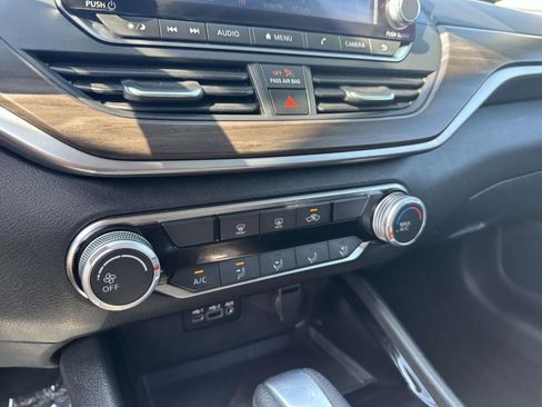 Used 2024 Nissan Altima 2.5 SV image 22