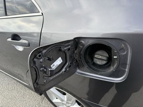 Used 2014 Toyota Camry SE FWD image 13