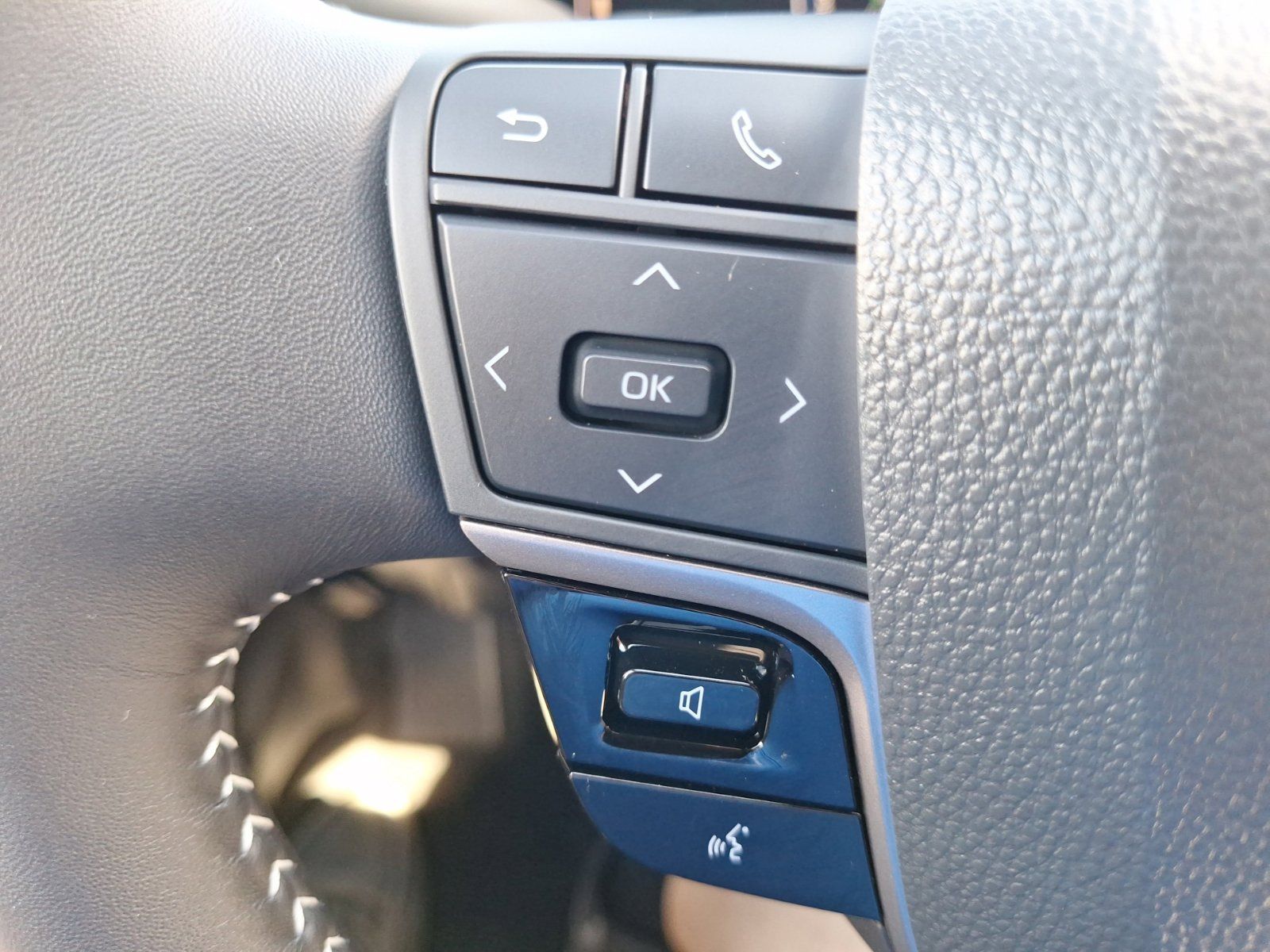 Used 2026 Toyota Camry SE w/ Convenience Package FWD image 21