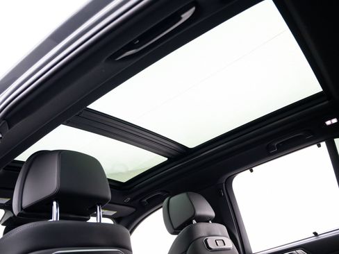 Certified 2025 BMW X5 M60i w/ Executive Package AWD/4WD image 19