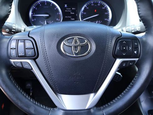 Used 2018 Toyota Highlander Limited Platinum AWD/4WD image 21