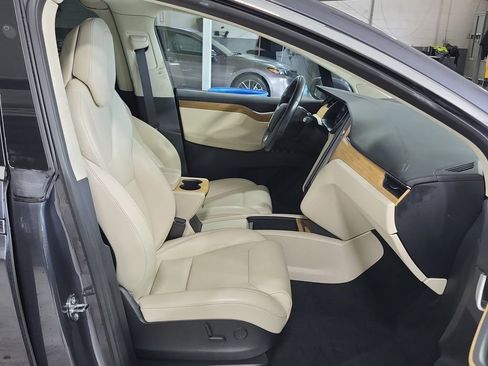 Used 2018 Tesla Model X 100D image 6