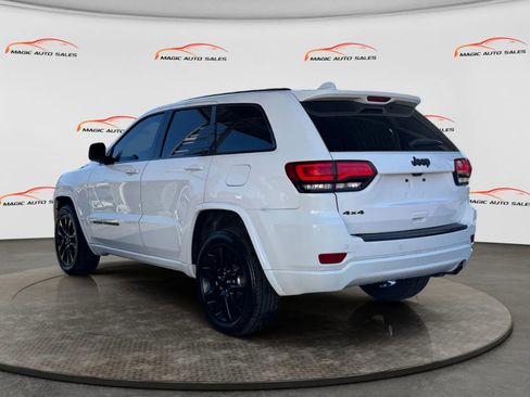 Used 2018 Jeep Grand Cherokee Altitude image 6