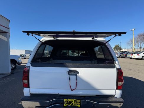 Used 2005 Chevrolet Silverado 2500 LS w/ Skid Plate Package AWD/4WD image 32