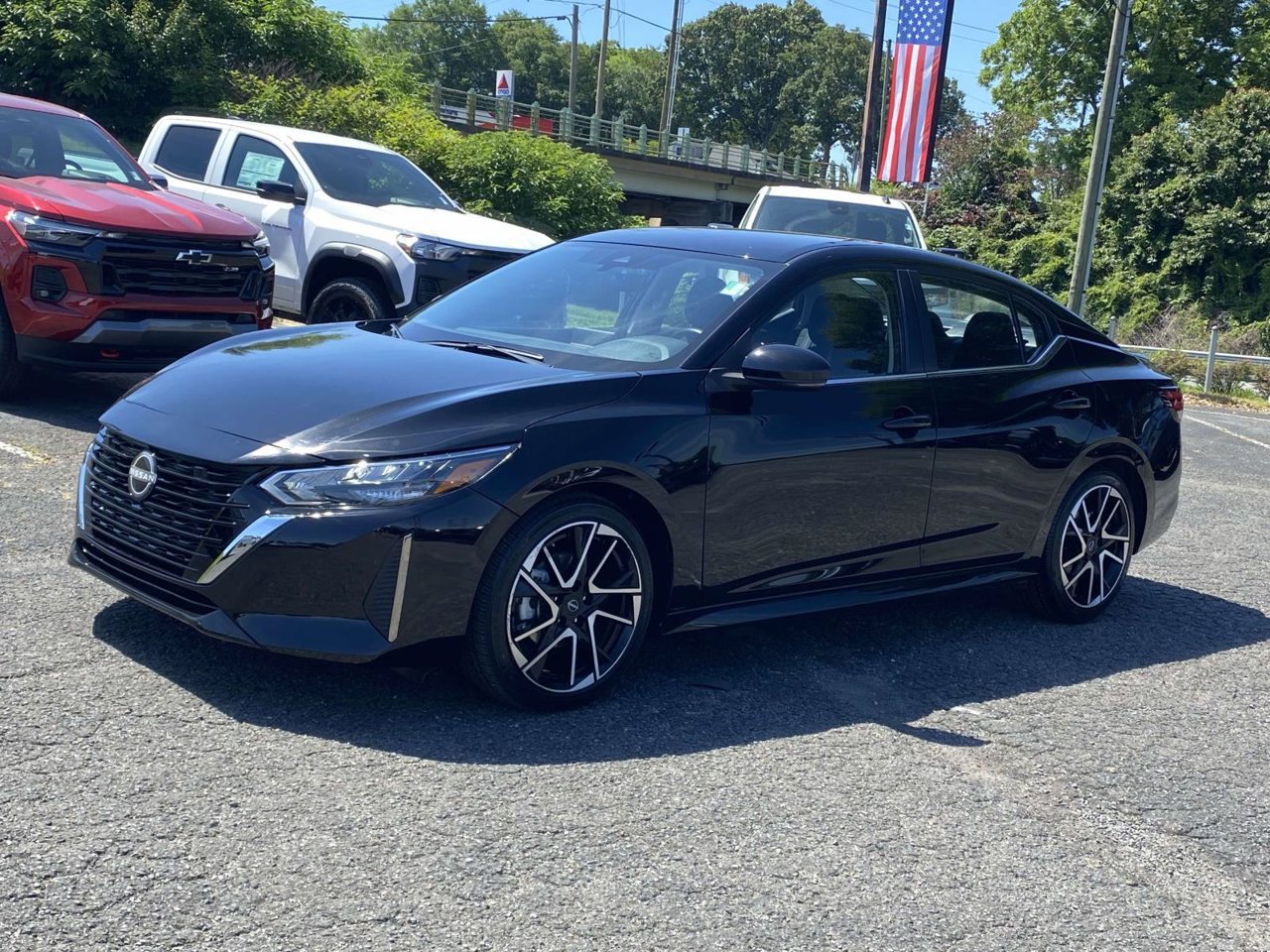 Used 2025 Nissan Sentra SR FWD image 3