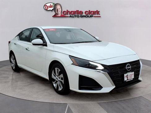 Used 2023 Nissan Altima 2.5 S image 7