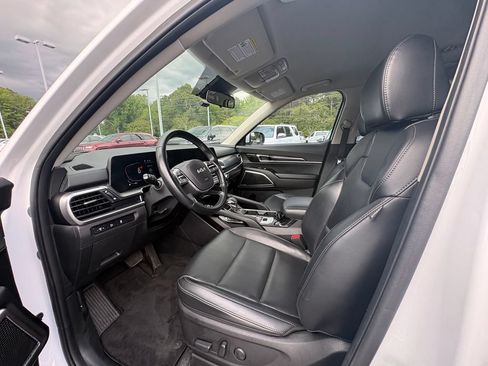 Used 2024 Kia Telluride S AWD/4WD image 5
