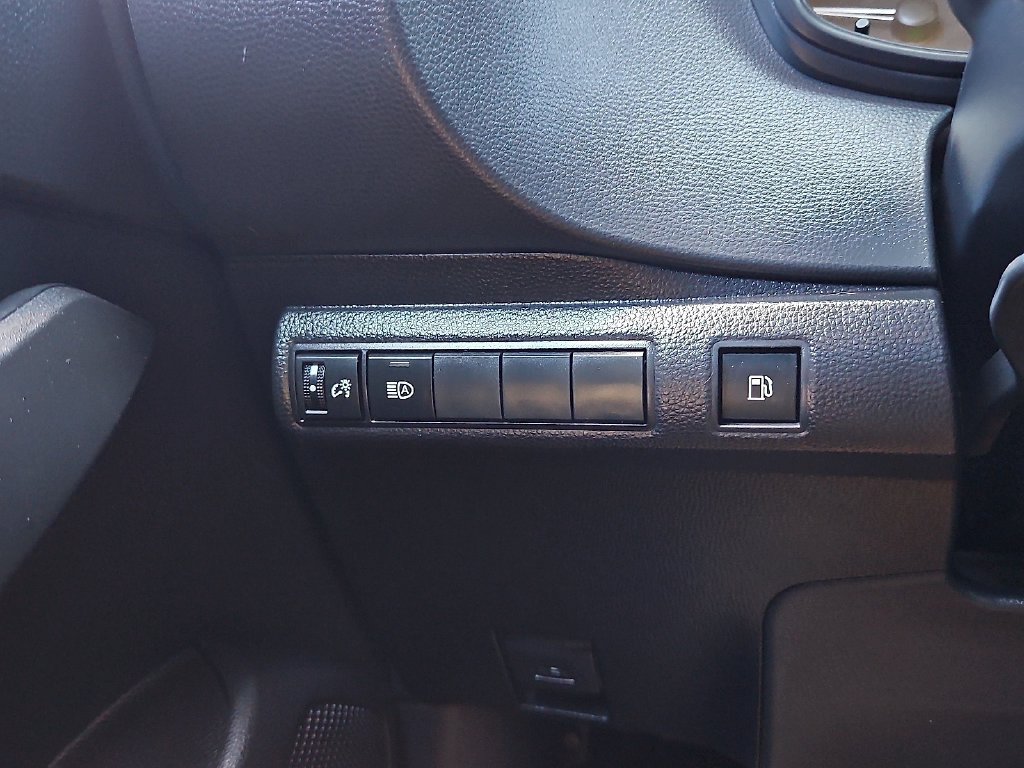 Used 2024 Toyota Corolla LE FWD image 15