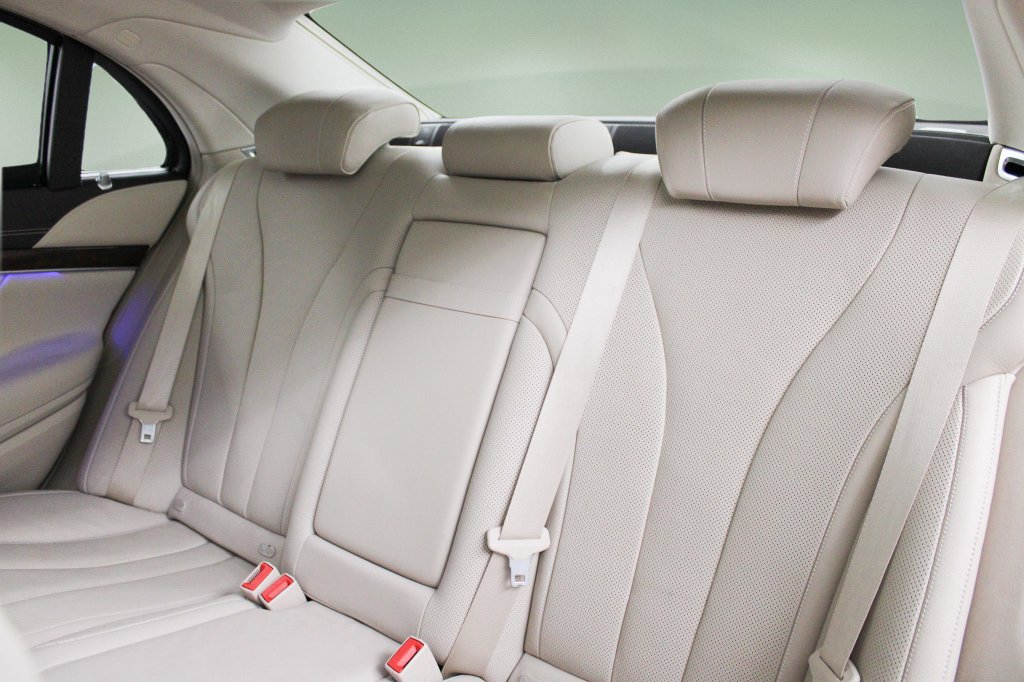 Used 2017 Mercedes-Benz S 550 Sedan image 25