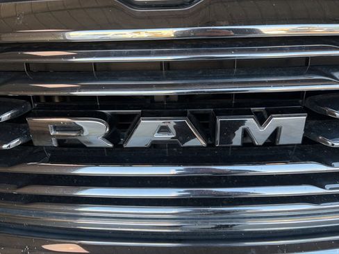 Used 2019 RAM 1500 Limited image 3