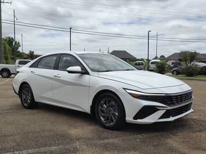 Used 2024 Hyundai Elantra SEL