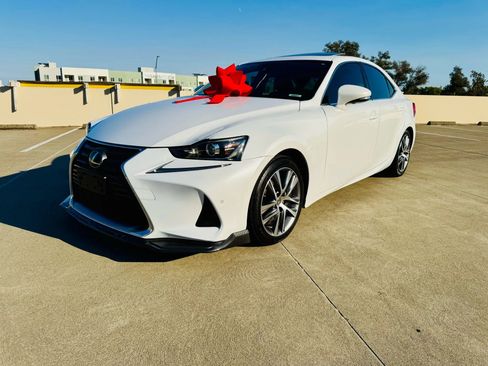 Used 2020 Lexus IS 300 w/ Premium Package image 6