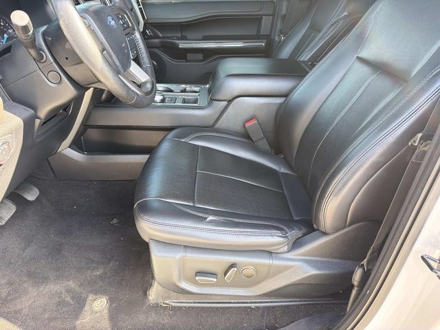 Used 2019 Ford Expedition XLT w/ Equipment Group 202A RWD image 16