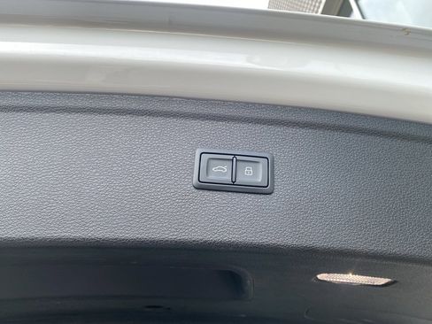 Used 2023 Audi Q5 2.0T Premium w/ Convenience Package image 20