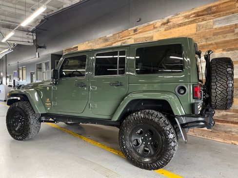 Used 2014 Jeep Wrangler Unlimited Rubicon w/ Connectivity Group AWD/4WD image 47