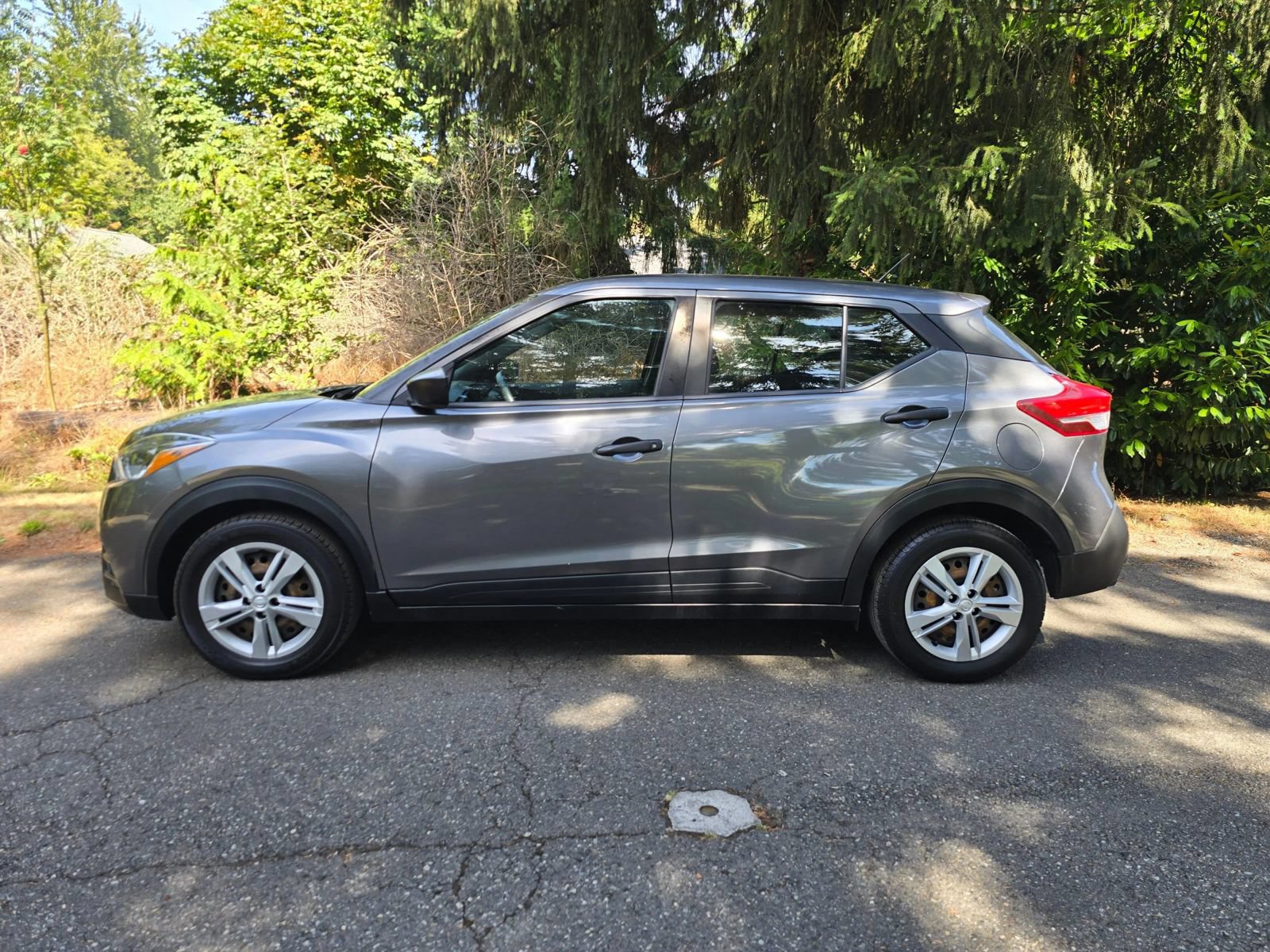 Used 2020 Nissan Kicks S FWD image 2