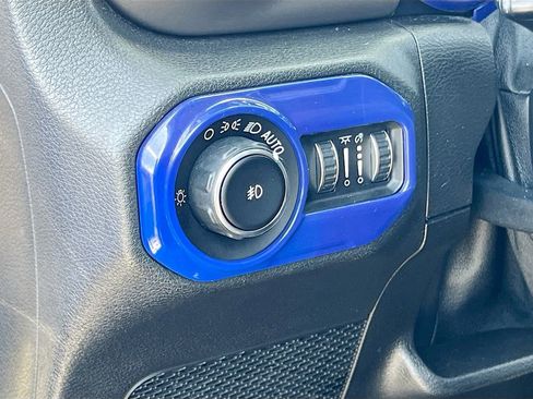 Used 2018 Jeep Wrangler Unlimited Sport S image 10