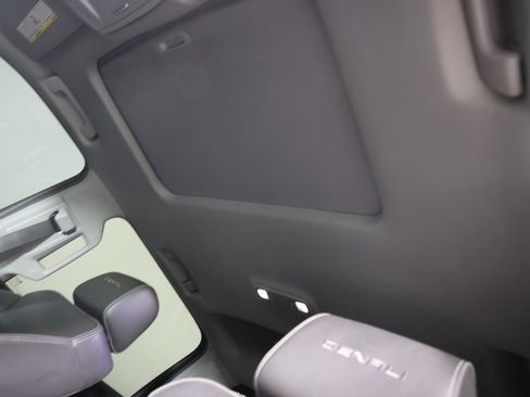 Used 2019 GMC Sierra 2500 Denali w/ Duramax Plus Package image 3