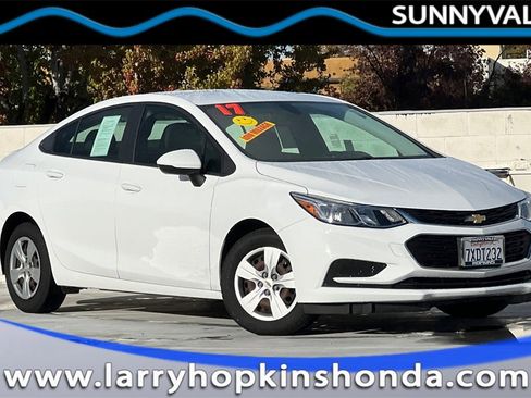 Used 2017 Chevrolet Cruze LS image 1