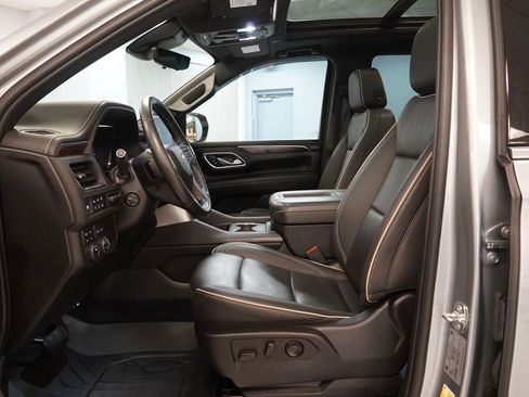 Used 2024 Chevrolet Tahoe Premier w/ Premium Package 2 AWD/4WD image 6