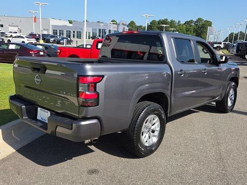 Used 2024 Nissan Frontier SV AWD/4WD image 12