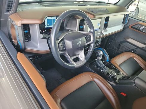 Used 2023 Ford Bronco Outer Banks w/ Sasquatch Package AWD/4WD image 6