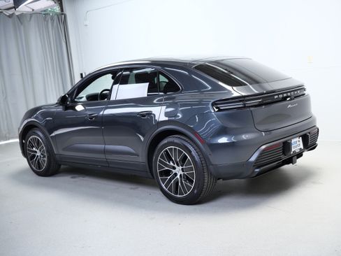 Used 2025 Porsche Macan 4 Electric w/ Premium Package AWD/4WD image 11