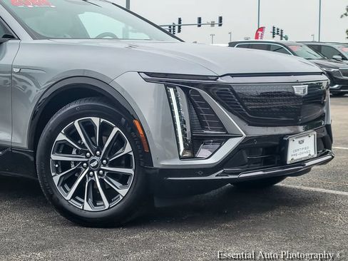 Certified 2024 Cadillac Lyriq Sport w/ LPO, Floor Liner Package AWD/4WD image 3