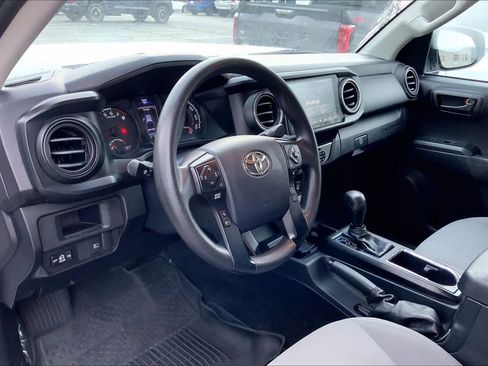 Used 2019 Toyota Tacoma SR AWD/4WD image 17