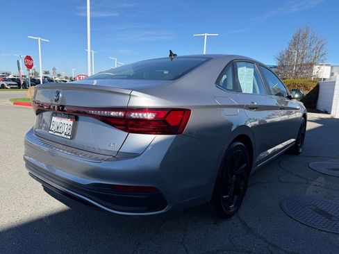 Certified 2025 Volkswagen Jetta SE w/ Black Wheel Package image 6